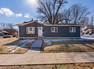 704 Spring St, Muscatine, IA 52761