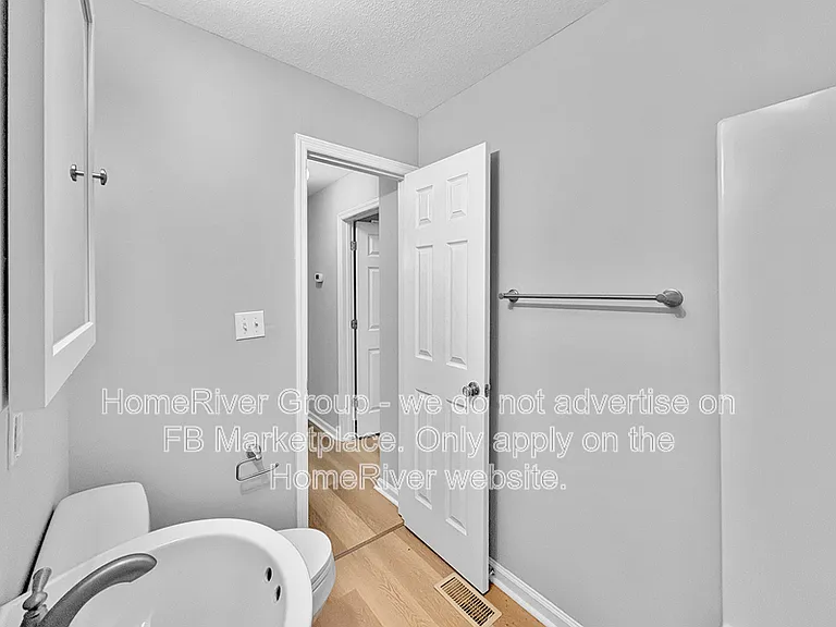 817 Henderson Ave — Photo 12