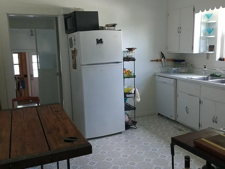 814 W Howe St — Photo 6