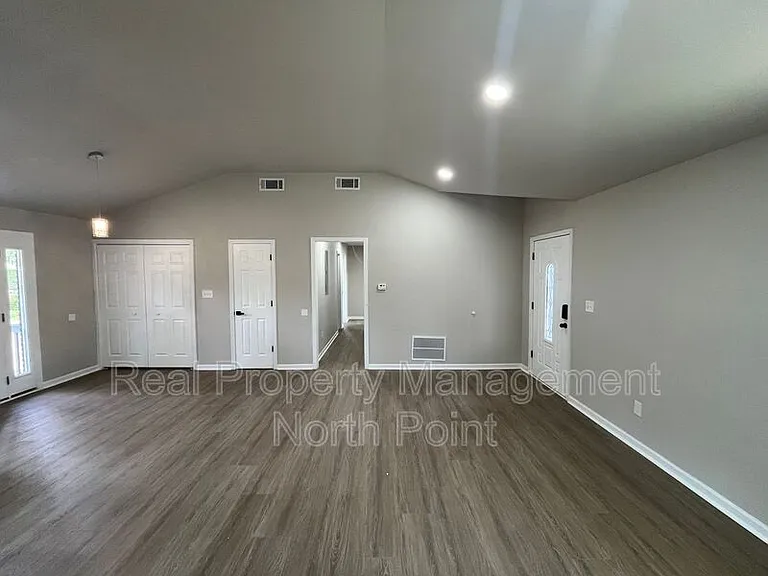 2425 Omaha Rd SW — Photo 8