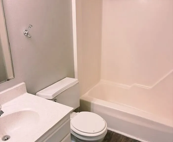 7560 Louise Ave #204 — Photo 6