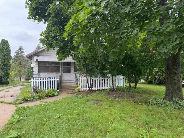 1275 N Parker Dr, Janesville, WI 53545