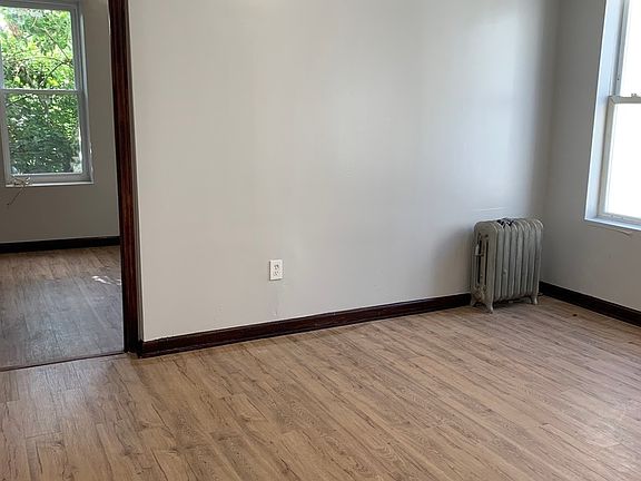 4th image of 660 Warwick St APT 2R