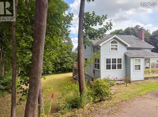 114 Hawthorne St, Antigonish, NS B2G 1A9