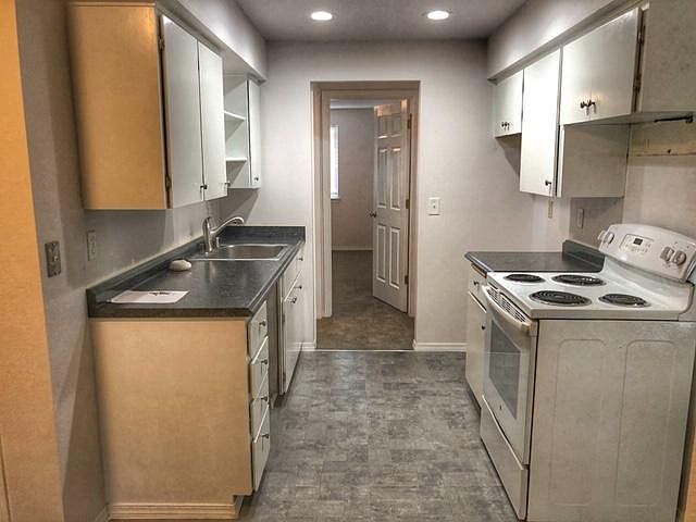 1st image of 603 4th Ave NE APT D
