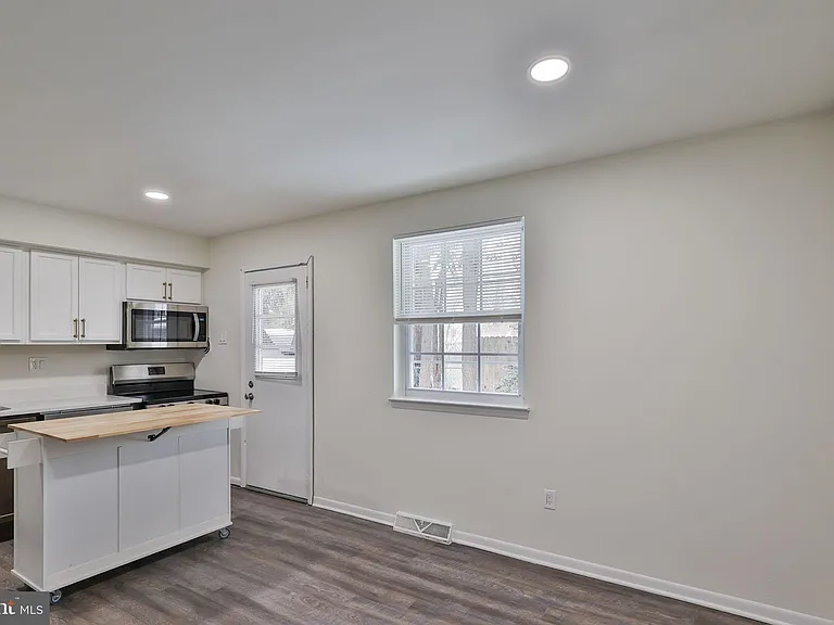 305 S Warminster Rd #B2 — Photo 11