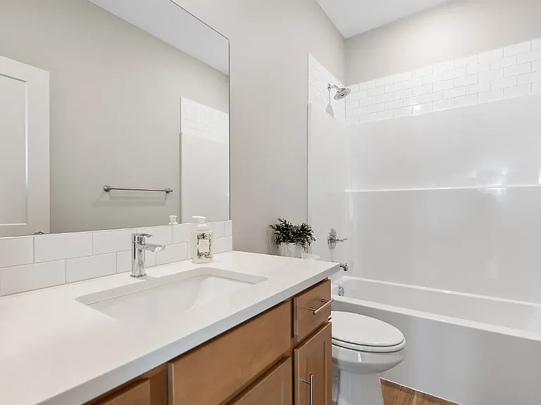 200 E Janet Ave — Photo 4