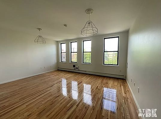 5th image of 195 Richards St #4A