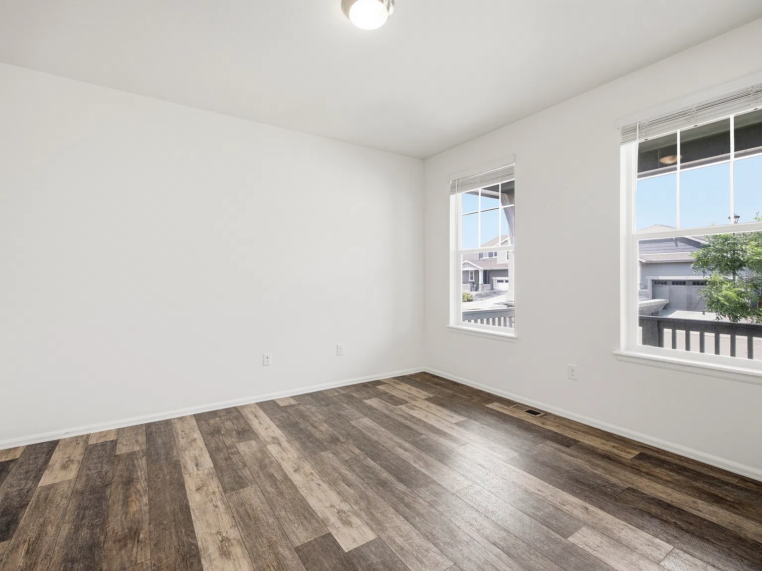 4 bed, 3908 sqft, $3,200 — Photo 4