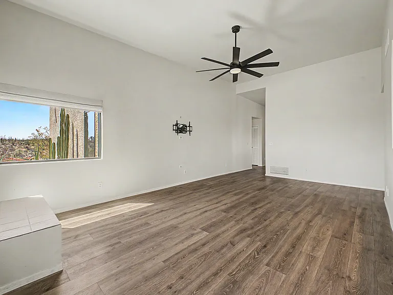 4650 N Paseo De Los Cerritos — Photo 9
