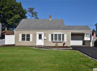 50 Carnation Rd, Levittown, NY 11756