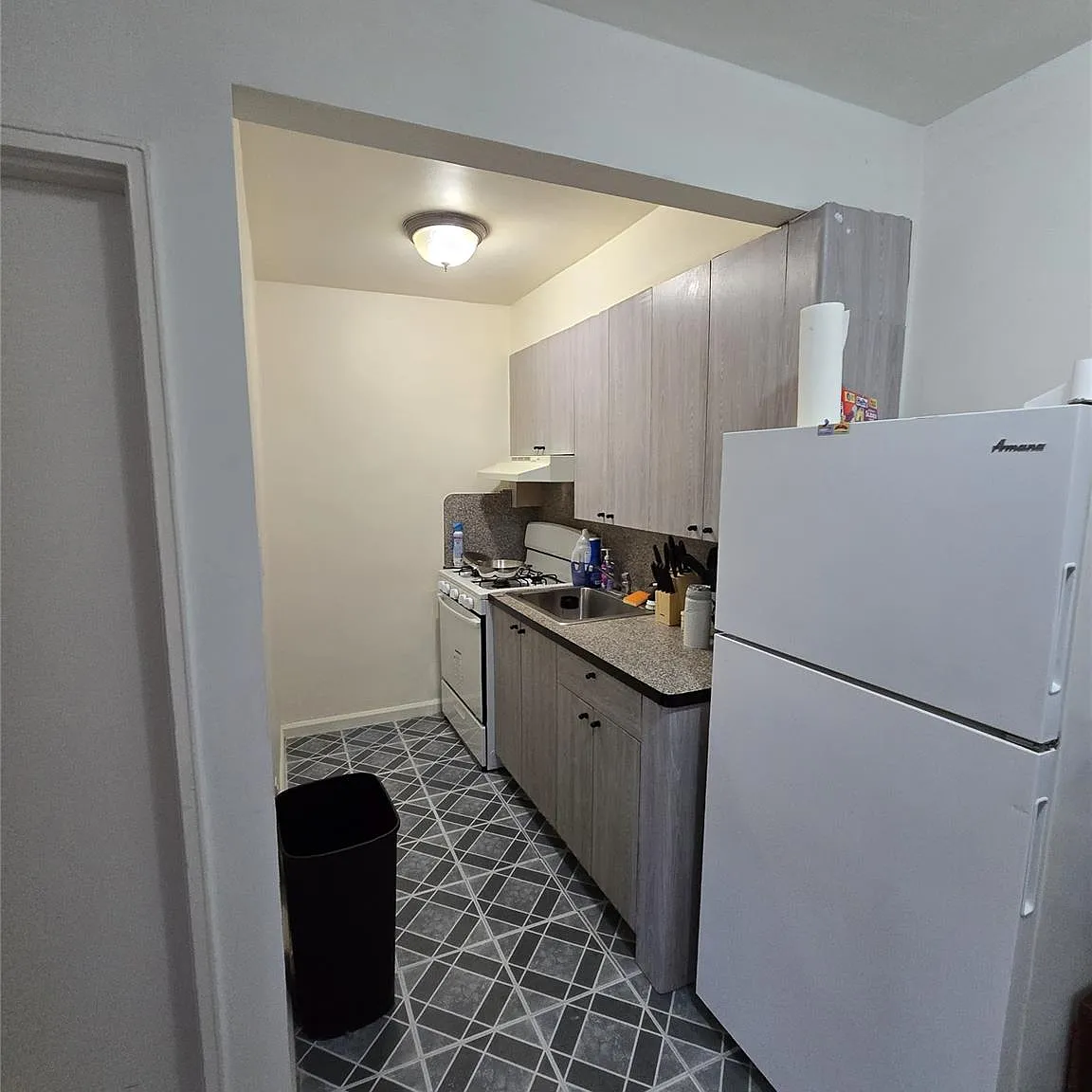 1 bed, 1.0 bath, 700 sqft, $2,200 — Photo 3