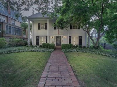 410 W 50th St, Kansas City, MO, 64112