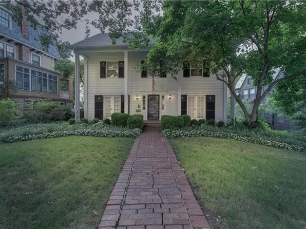 410 W 50th St, Kansas City, MO 64112