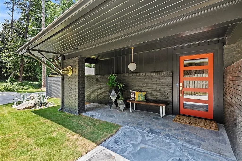 3 bed, 2.5 bath, 1820 sqft, $5,000 — Photo 2