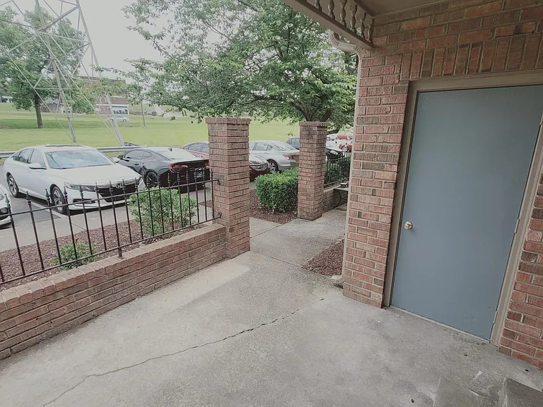 301 Hickory Pl — Photo 44