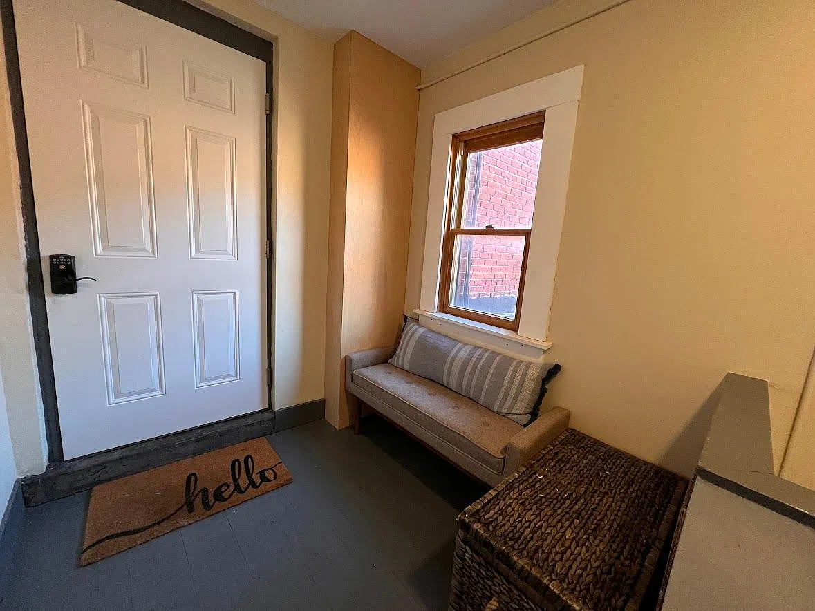 2 bed, 1.5 bath, 1640 sqft, $2,500 — Photo 3