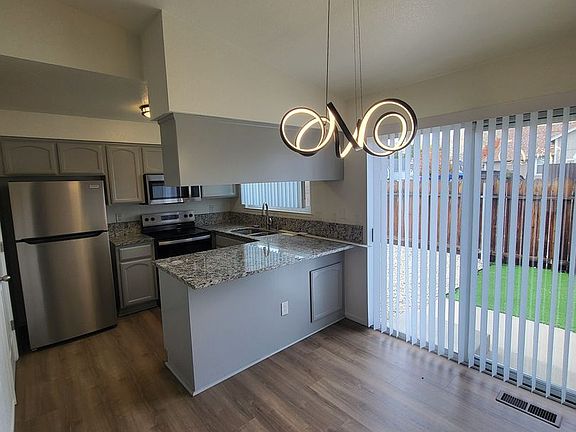 4th image of 3146 Heaton Way #3148