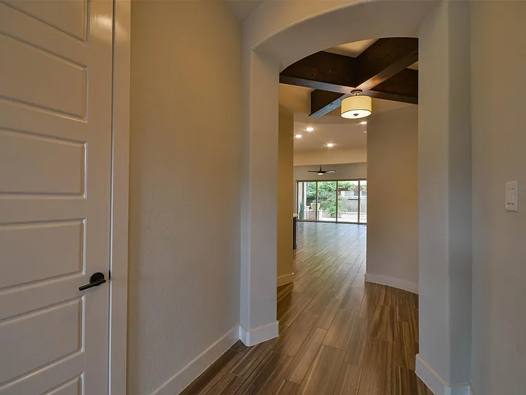 5911 Vineyard Creek Ln — Photo 12