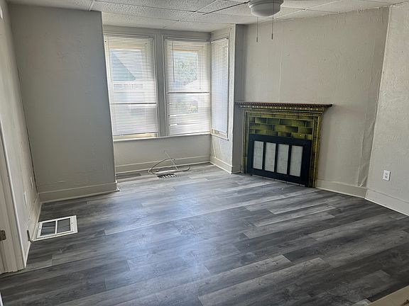 3rd image of 2201 Willow St #1