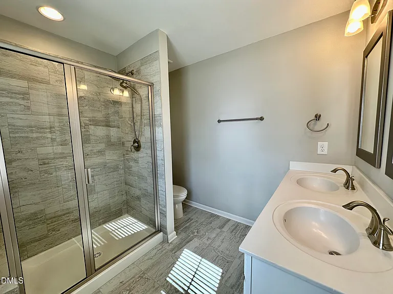 822 Richmont Grove Ln — Photo 13