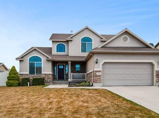 1376 N 2475 W, Clinton, UT 84015