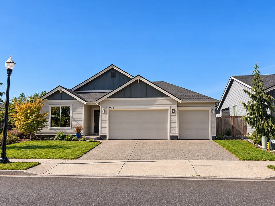 1002 NE 12th Ave