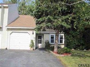28 B Carriage Rd, Clifton Park, NY 12065