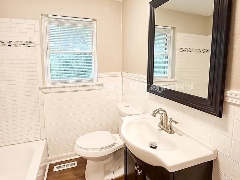 403 Warren St — Photo 9