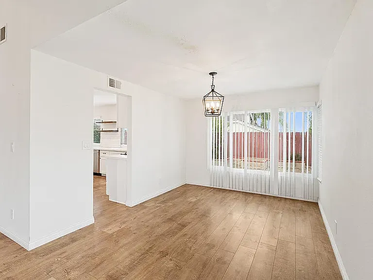 7898 Hemphill Dr — Photo 24
