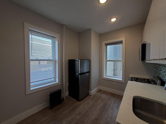 3rd image of 943 Pavonia Ave #31B