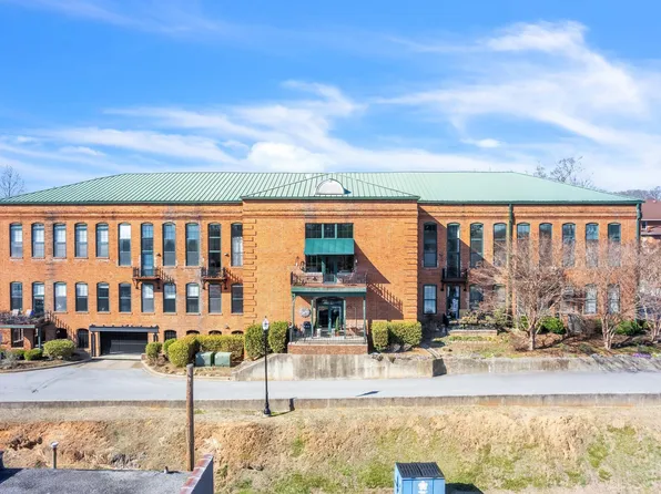 102 Russell St APT 205, Easley, SC 29640
