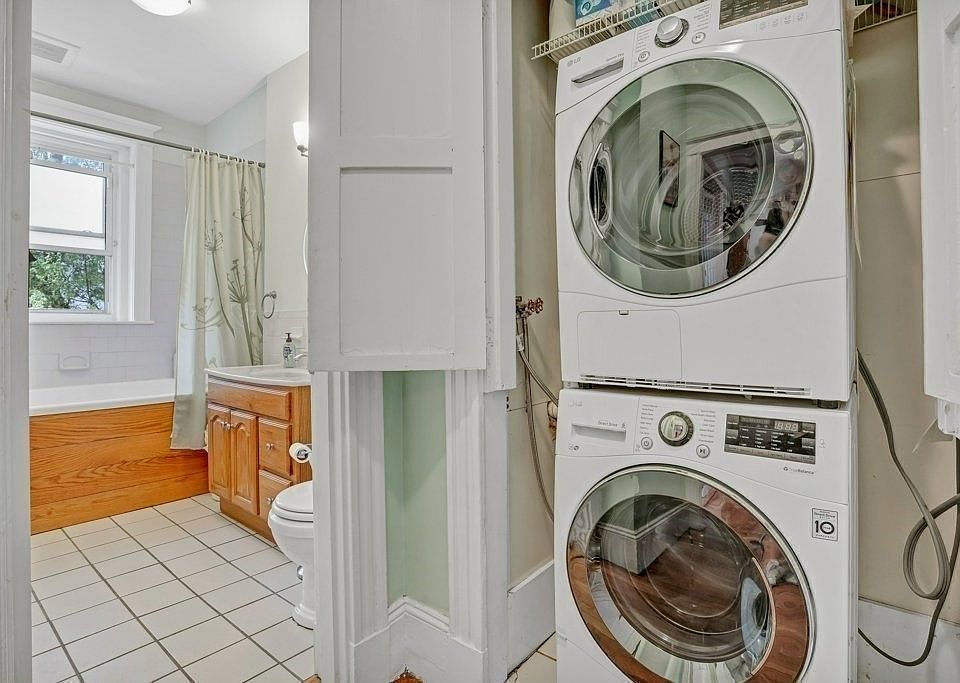 1st image of 11 Radcliffe Rd #1