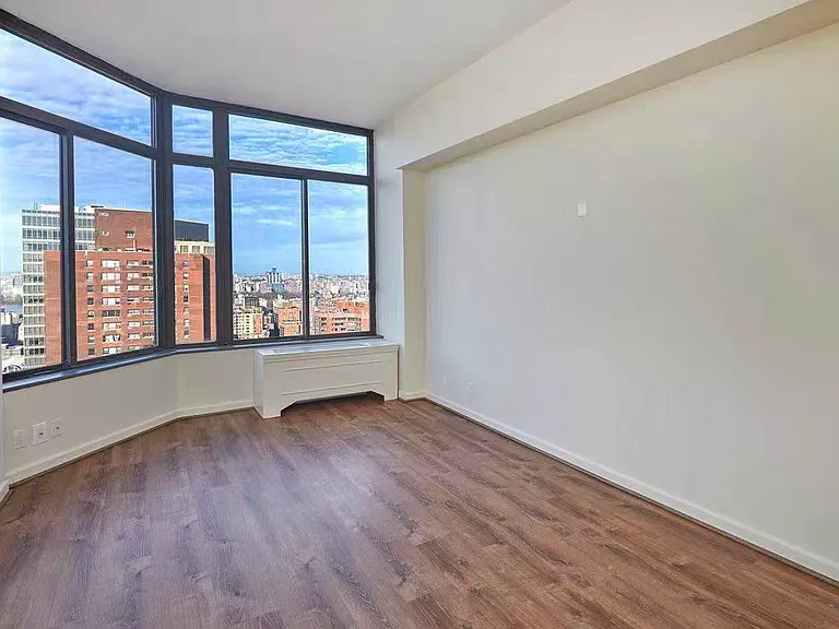 300 E 93rd St #14A — Photo 5