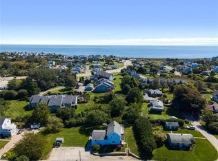 40 Hemlock Ave, Narragansett, RI 02882