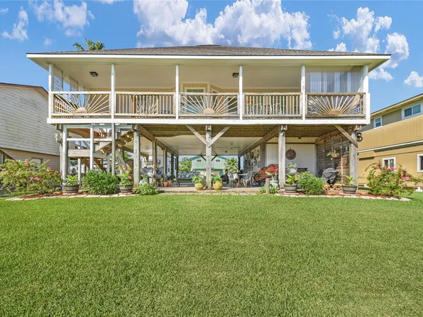 115 Driftwood Rd, Freeport, TX 77541