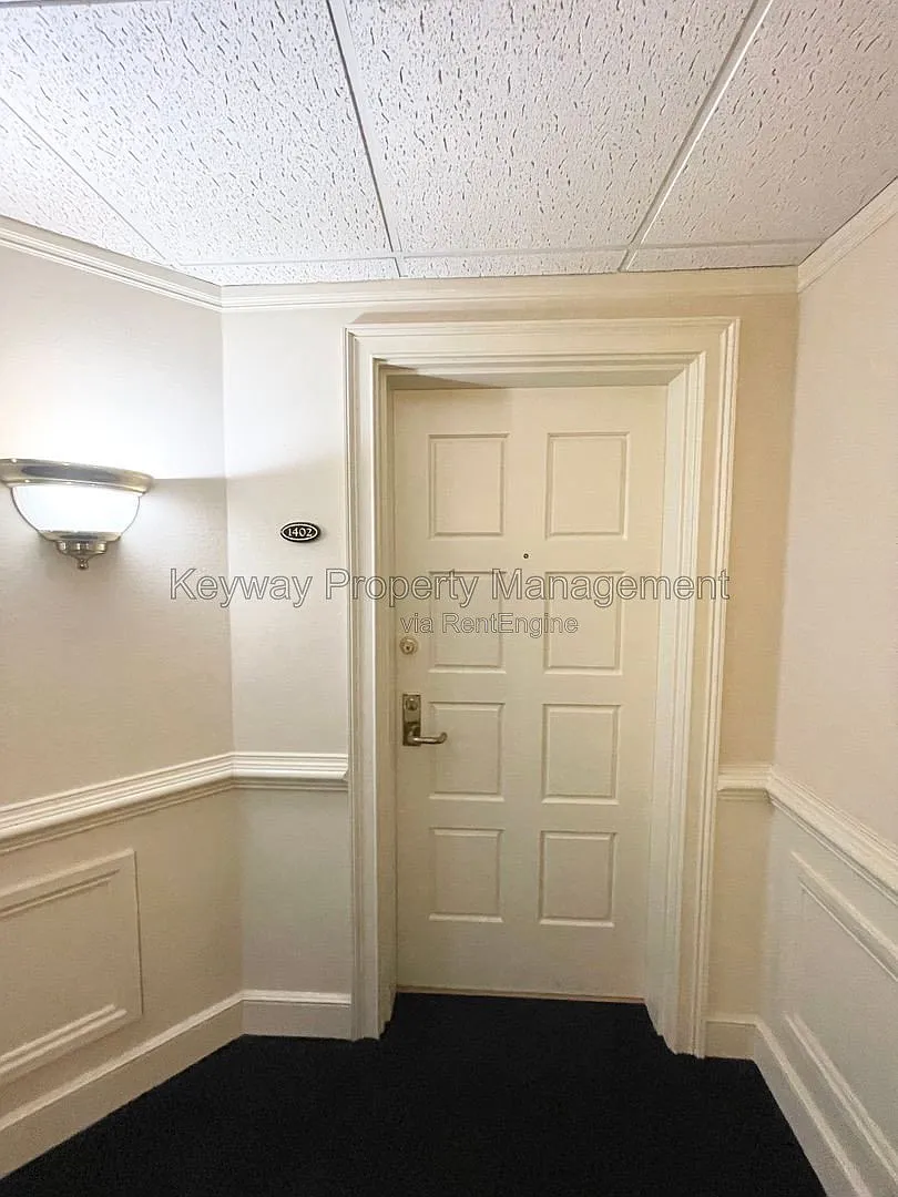 3 bed, 3.0 bath, 1844 sqft, $2,135 — Photo 2