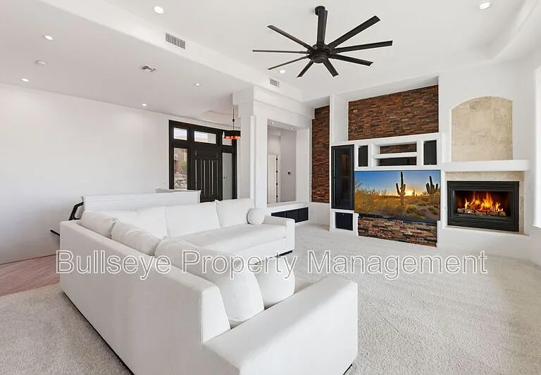 1527 E Villa Maria Dr — Photo 9