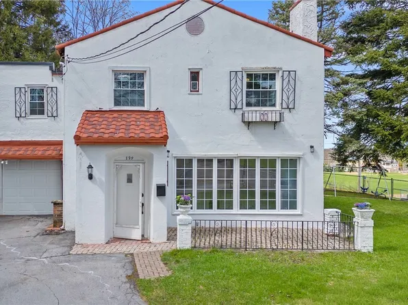 799 Woods Rd, Syracuse, NY 13209