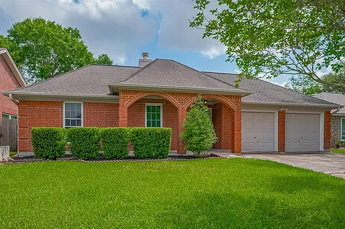 3007 Cloverdale Dr Photo 1