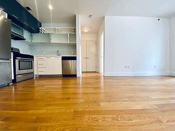 2nd image of 387 Franklin Ave APT 204