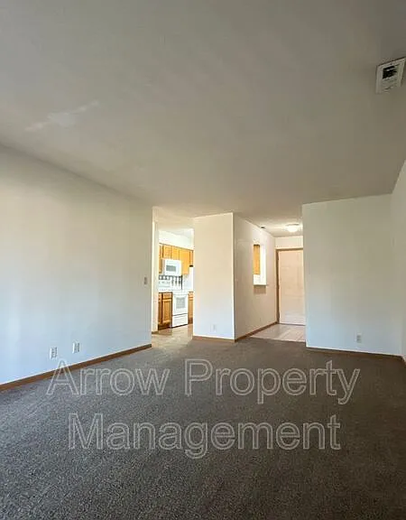 1660 Swanson Dr — Photo 5