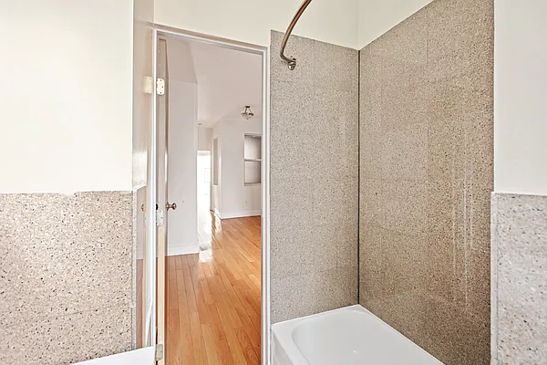 Rented by Oxford Property Group | media 23