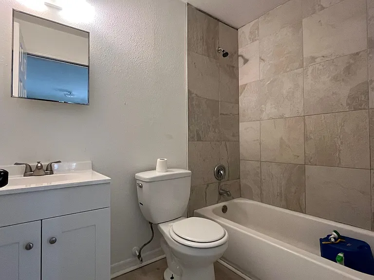 25 Florida Ave #A — Photo 7