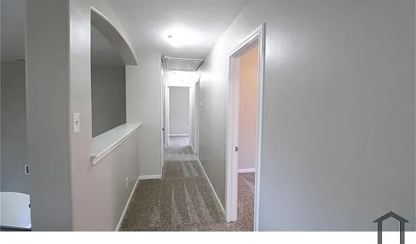 4 bed, 2000 sqft, $2,325 — Photo 2
