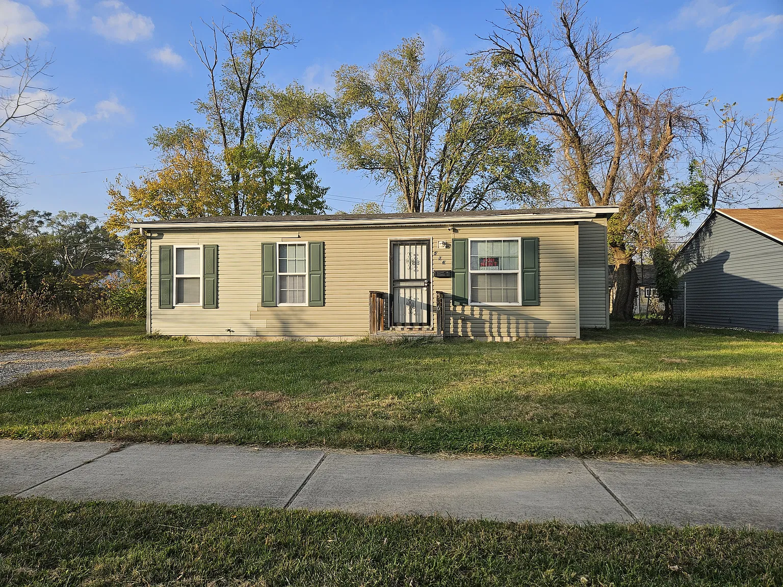 3 bed, 1100 sqft, $1,525 — Photo 1