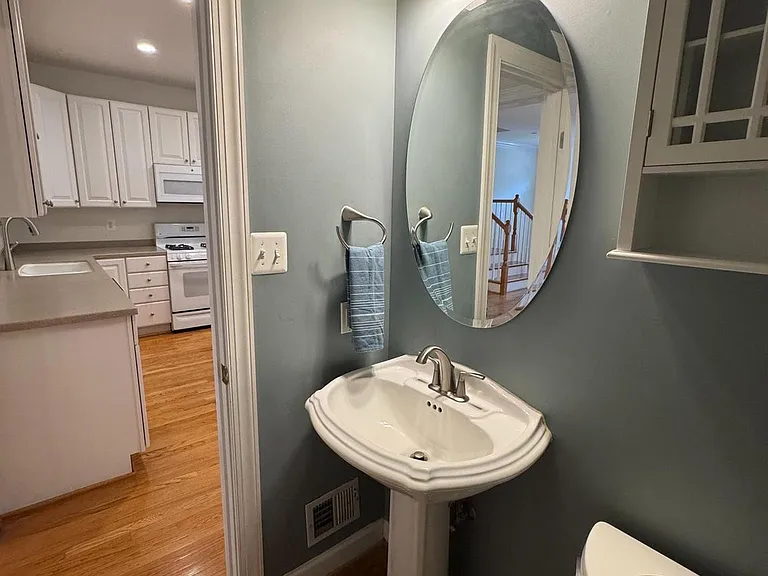 504 N Thomas St #I — Photo 4