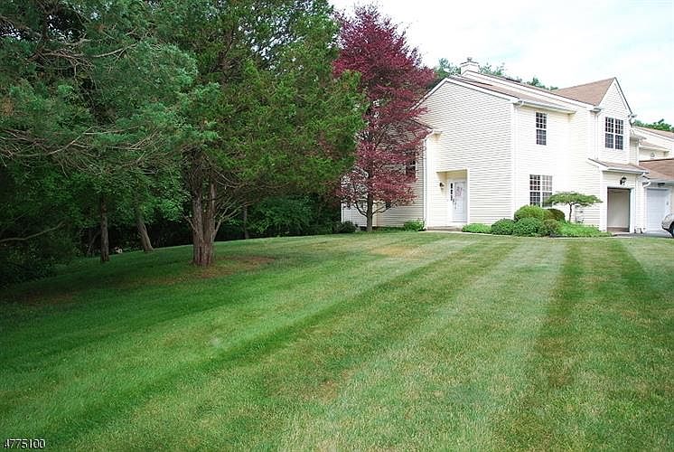 2nd image of 24 Watchung Trl