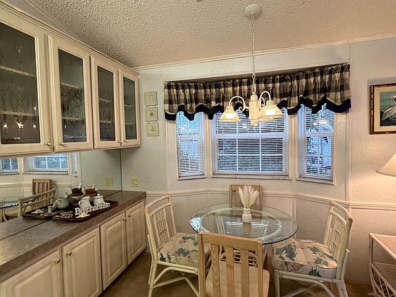 5th image of 528 Escambia Cir