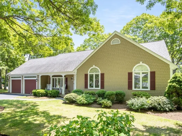 9 Dacey Dr, Barnstable, MA 02630